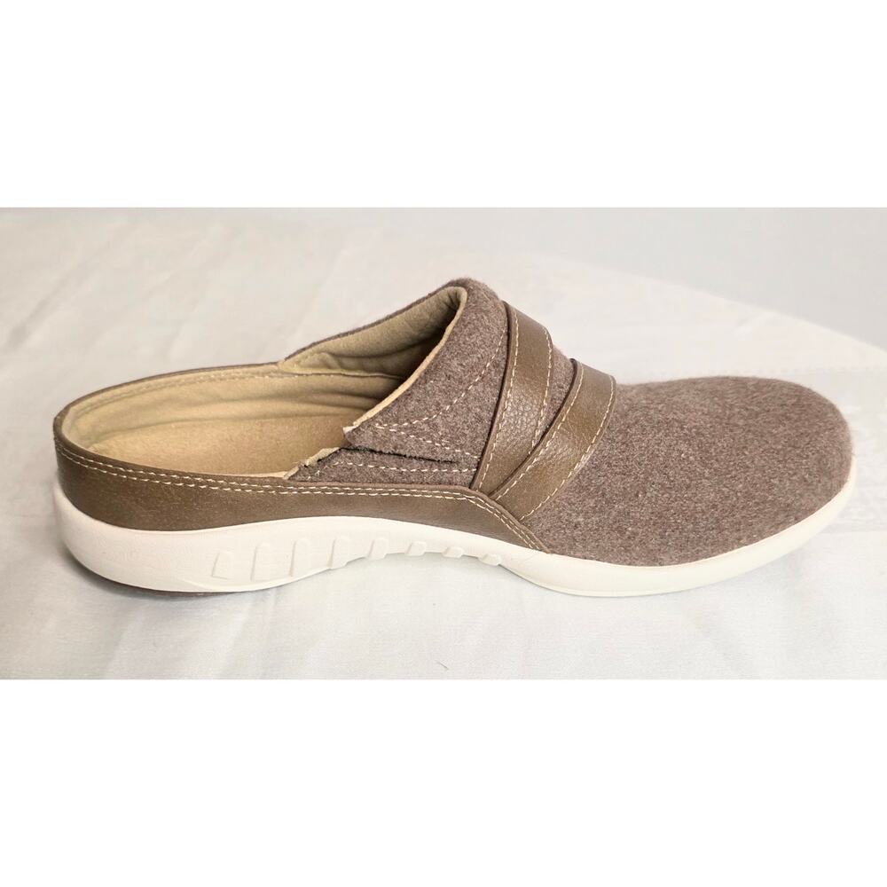 ComfortFit Brown Slip-On Mule Clogs with Adjustable Buckle - Picture 4 of 7